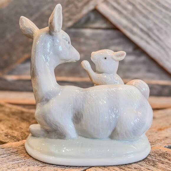 UCGC Vintage Woodland Animal Friends-Deer and Squirrel-Porcelain Figurine-4.25"H - Picture 3 of 7